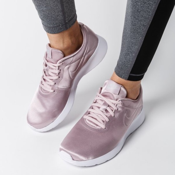 Nike Shoes - NIKE WOMENS SHOES TANJUM PREMIUM SHOES